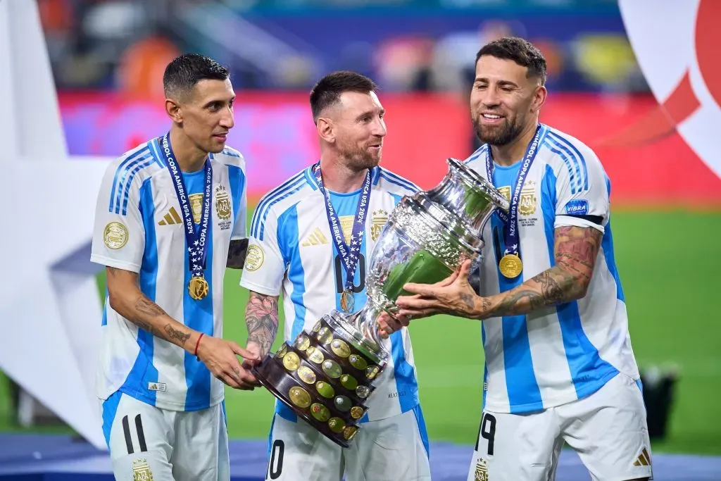 Di María, Messi y Otamendi con su segunda Copa América. (Foto: IMAGO).