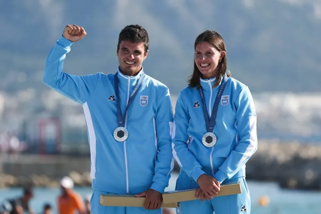 Mateo Majdalani y Eugenia Bosco con la medalla de plata (IMAGO)