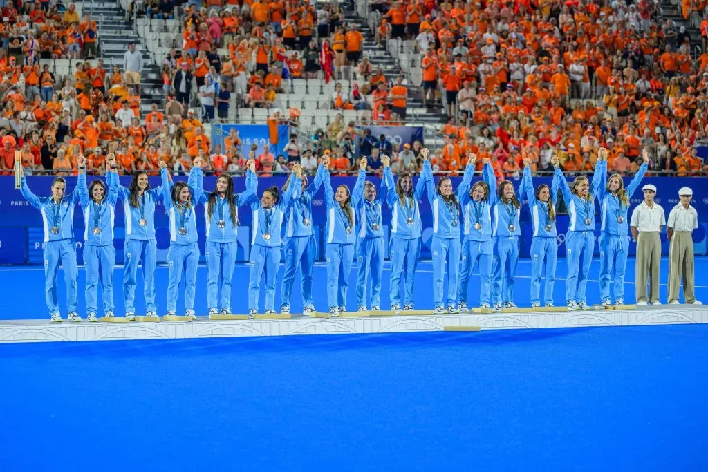 Las Leonas con la medalla de bronce (IMAGO)