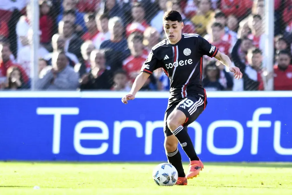 Lencina en su estreno en Primera ante Unión. (Foto: Getty).