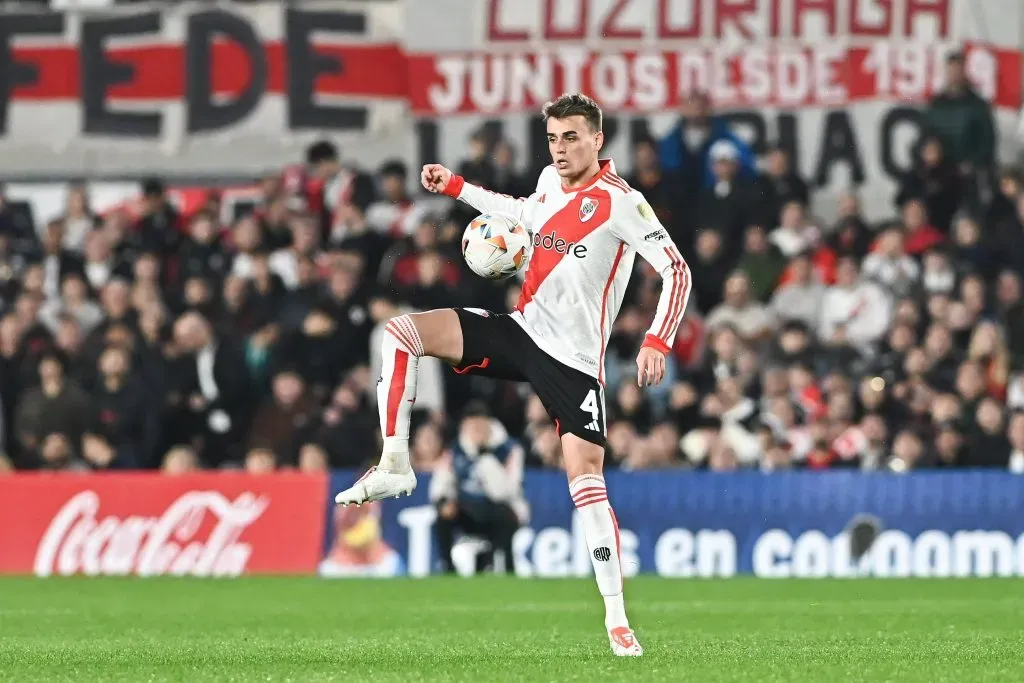 Nicolás Fonseca con la camiseta de River.