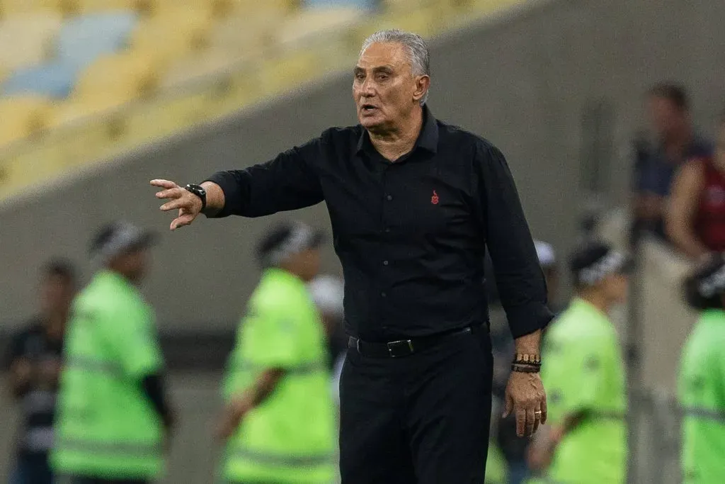 Soccer – Copa CONMEBOL Libertadores 2024 – Flamengo 0:1 Penarol RIO DE JANEIRO, BRAZIL – SEPTEMBER 19: TITE, the Head Coach of Flamengo, gestures during the match between Flamengo and Penarol as part of Copa CONMEBOL Libertadores 2024 at Maracana Stadium on September 19, 2024 in Rio de Janeiro, Brazil. Rio de Janeiro Maracana Stadium Brazil Copyright: xRuanoxCarneiroxRuanoxCarneirox