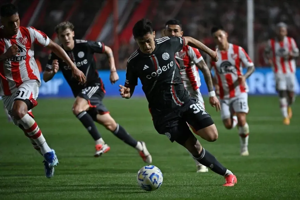 Pablo Solari encarando. (Foto: Prensa River)