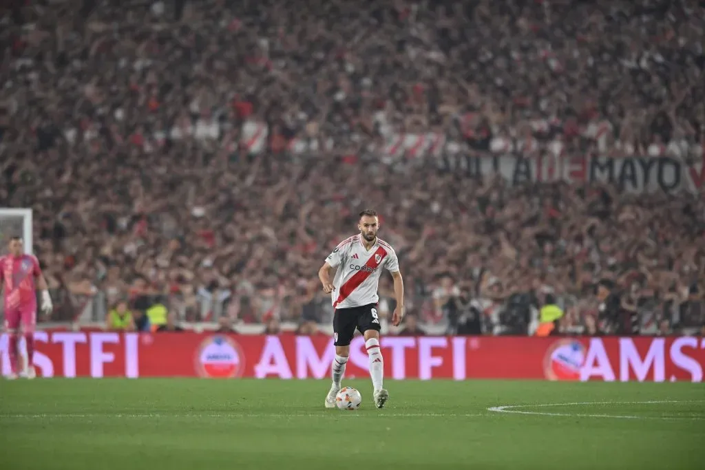 Pezzella en su último partido, ante Mineiro por la Copa Libertadores. (Foto: Prensa River).