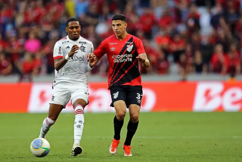 Lucas Esquivel juega en Athletico Paranaense desde 2023. (Foto: Getty).