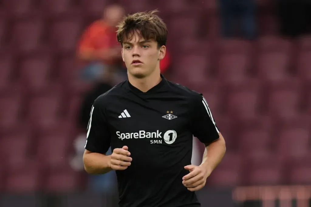 Nypan hizo su debut profesional con 15 años.