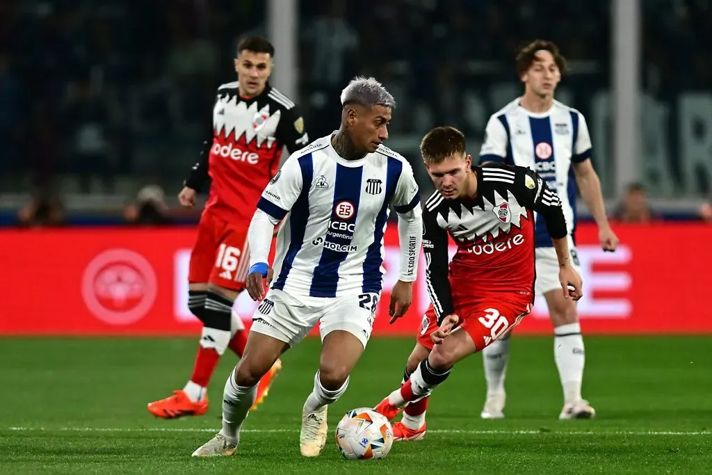 Juan Carlos Portillo y Franco Mastantuono. (Foto: Getty).