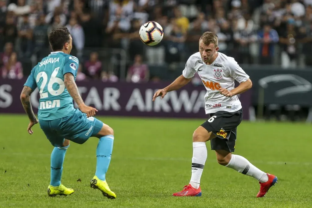 Foto: Ale Cabral/AGIF – Lateral pode ajudar o Corinthians financeiramente.