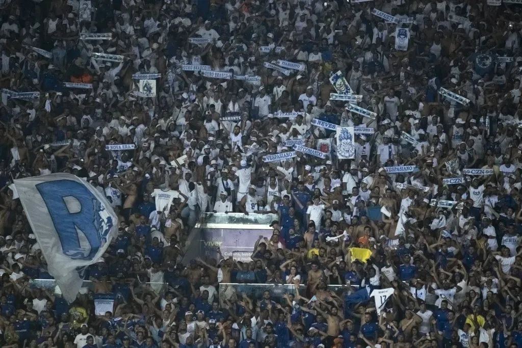 Torcida do Cruzeiro esteve em peso no Maracanã. Foto: Jorge Rodrigues/AGIF