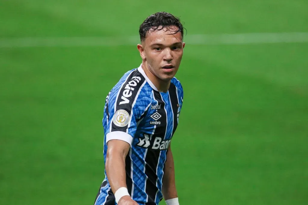 Foto: Fernando Alves/AGIF – Pepê se destacou com a camisa do Grêmio