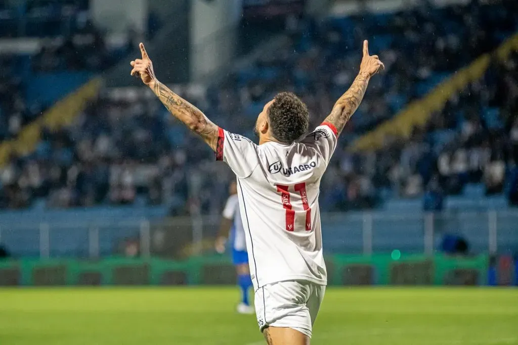 Foto: Victor/Reprodução Redes Sociais E.C. Vitória – Wellington Nem