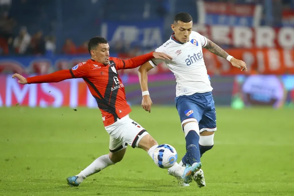 Foto: Ernesto Ryan/Getty Images – Fagúndez ficou perto de acerto com o Vasco