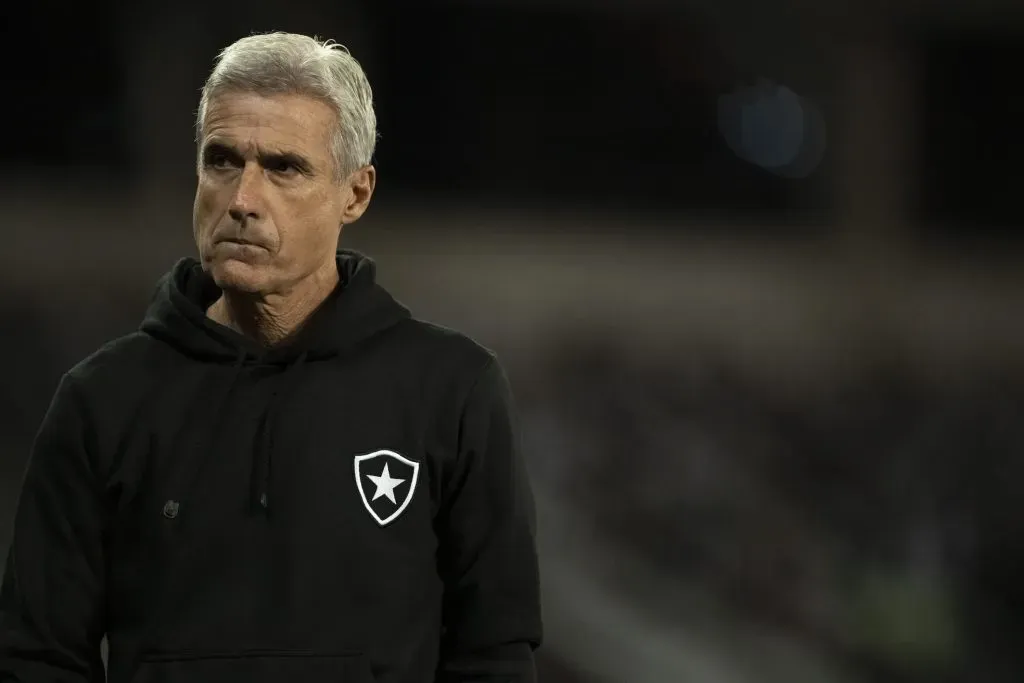 Foto: Jorge Rodrigues/AGIF – Luís Castro: técnico avaliou derrota do Botafogo nos pênaltis