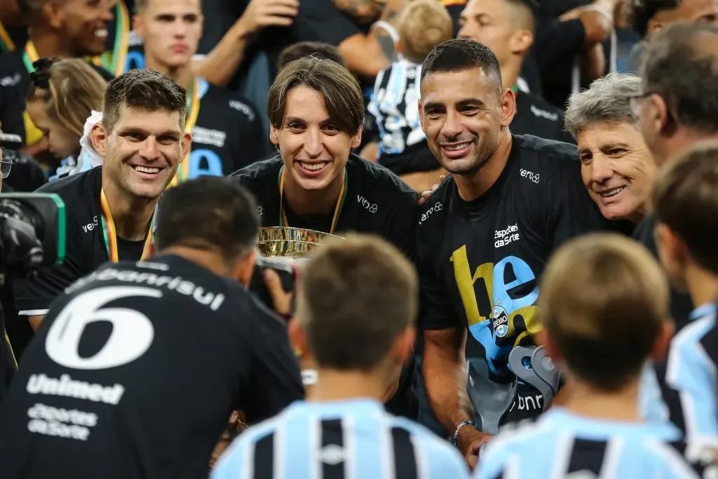 Geromel na comemoração do título gaúcho.