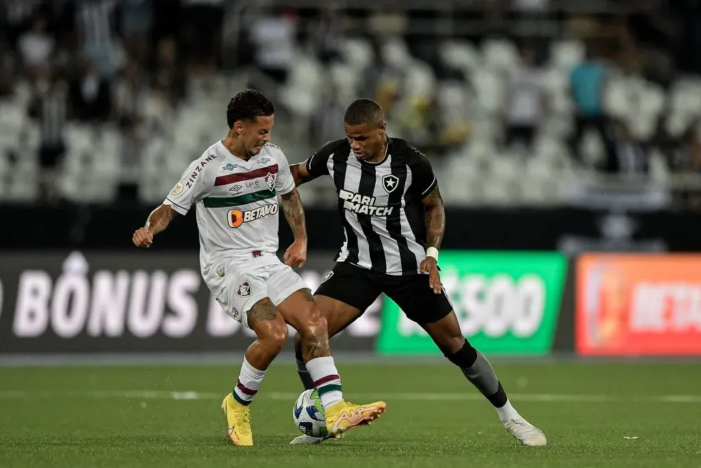 Foto: Thiago Ribeiro/AGIF – Guga em ação contra o Botafogo.