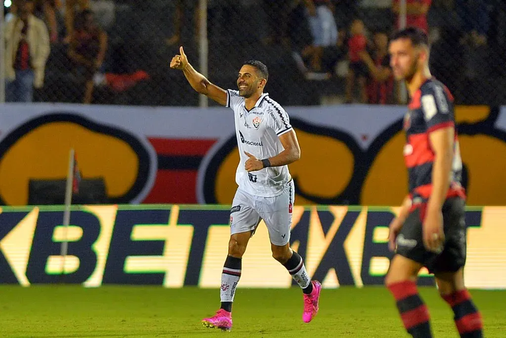 Foto: Walmir Cirne/AGIF – Trellez, jogador do Vitoria comemora seu gol durante partida contra o Ituano no estadio Barradao pelo campeonato BRASILEIRO B 2023