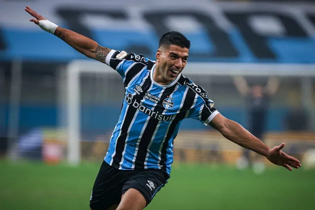 Foto: Maxi Franzoi/AGIF – Suárez fica no Grêmio