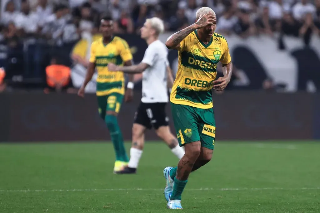 Foto: Ettore Chiereguini/AGIF – Deyverson durante a sua comemoração contra o Timão.