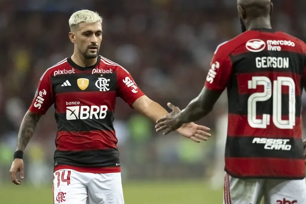 Foto: Jorge Rodrigues/AGIF – De Arrascaeta jogador do Flamengo durante partida contra o Racing no estadio Maracana pelo campeonato Libertadores 2023