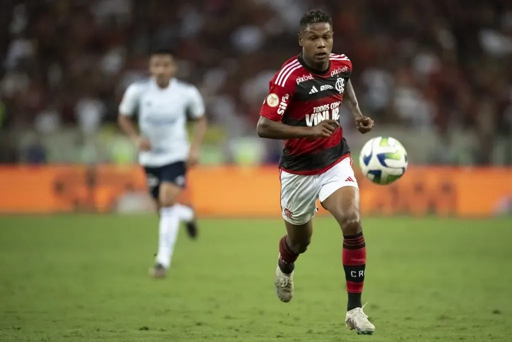 Matheus Franca jogador do Flamengo durante partida contra o Cruzeiro no estadio Maracana pelo campeonato BRASILEIRO A 2023. Foto: Jorge Rodrigues/AGIF