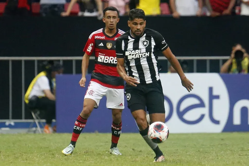 Foto: Vitor Silva/Botafogo – Daniel Borges perdeu espaço com Luís Castro e acabou emprestado ao América-MG