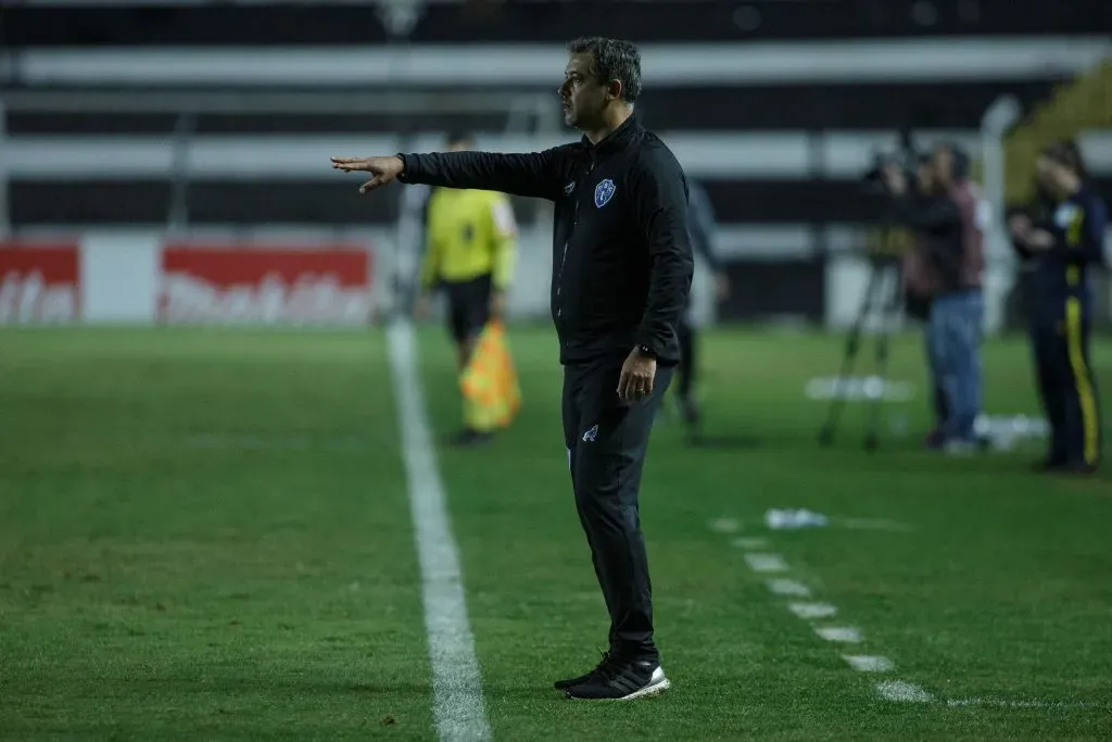 PR - PONTA GROSSA - 07/06/2023 - BRASILEIRO C 2023, OPERARIO X PAYSANDU - Marquinhos Santos tecnico do Paysandu durante partida contra o Operario no estadio Germano Kruger pelo campeonato Brasileiro C 2023. Foto: Joao Vitor Rezende Borba/AGIF