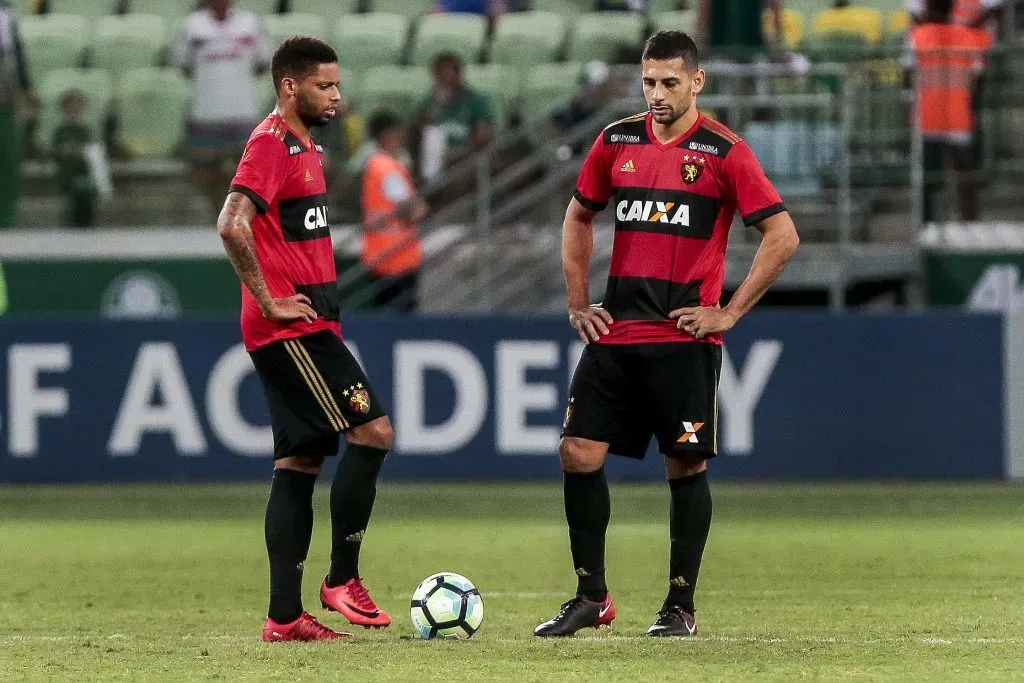 SP - Sao Paulo - 16/11/2017 - Brasileiro 2017 - Palmeiras X Sport - Andre e Diego Souza do Sport durante partida contra o Palmeiras no estadio Arena Allianz Parque pelo campeonato Brasileiro A 2017. Foto: Ale Cabral/AGIF