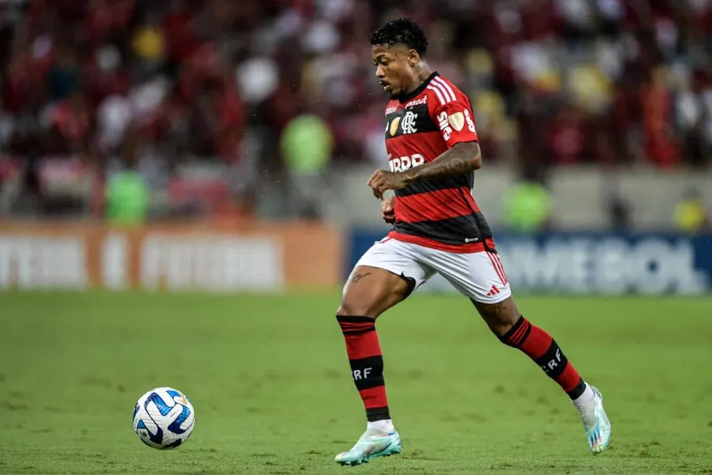 Marinho em ação pelo Flamengo durante partida contra o Nublense no Maracanã pela Libertadores 2023. Foto: Thiago Ribeiro/AGIF
