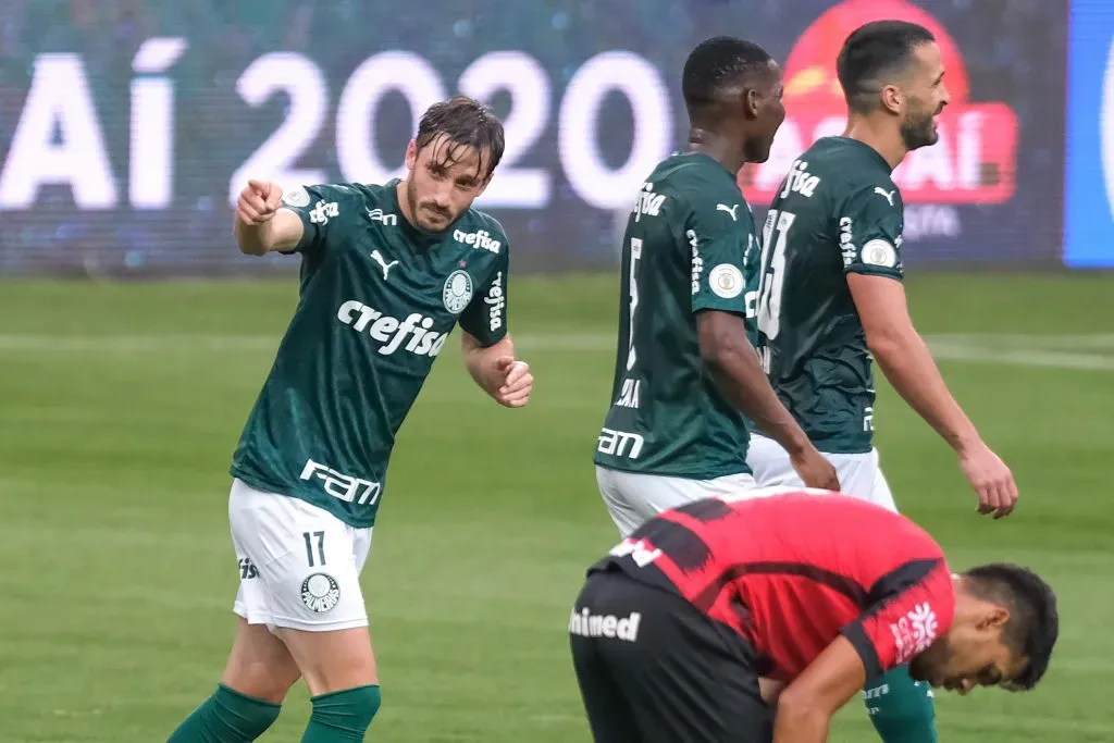 Foto: Marcello Zambrana/AGIF – Viña pensa em voltar para o Palmeiras