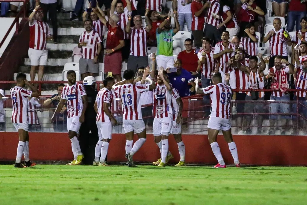 Foto: Rafael Vieira/AGIF- Jogadores do Náutico