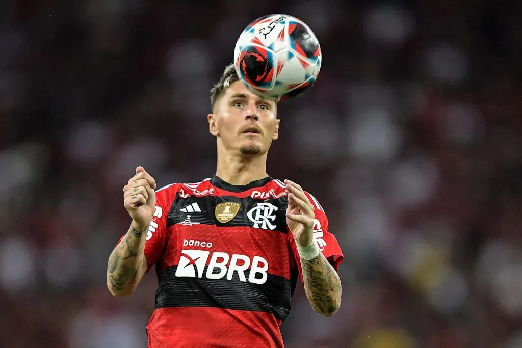 RJ – RIO DE JANEIRO – 01/04/2023 – CARIOCA 2023, FLAMENGO X FLUMINENSE – Varela jogador do Flamengo durante partida contra o Fluminense no estadio Maracana pelo campeonato Carioca 2023. Foto: Thiago Ribeiro/AGIF