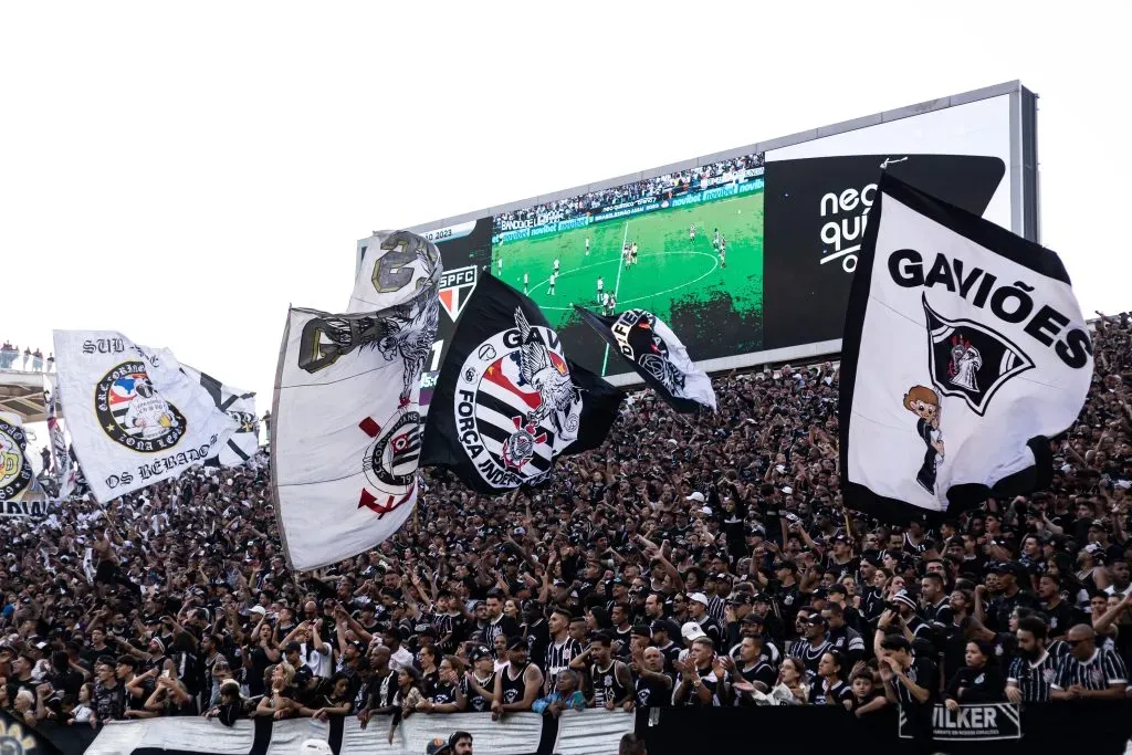 Torcida durante partida entre Corinthians e São Paulo na Arena Corinthians pelo Brasileirão 2023. Foto: Abner Dourado/AGIF