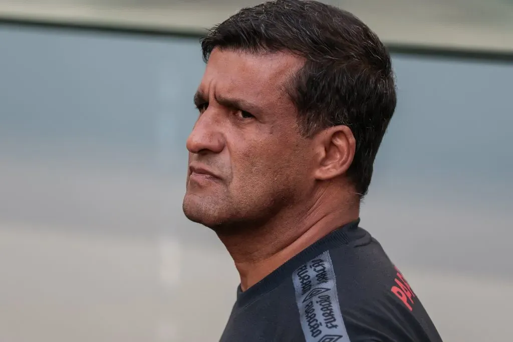 Foto: Robson Mafra/AGIF – O interino não pensa, no momento, em ser efetivado no Furacão