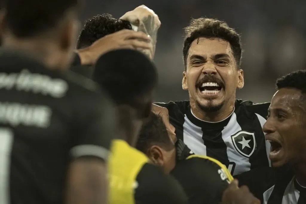 Foto: Jorge Rodrigues/AGIF – O medalhão é um dos destaques do Botafogo em 2023