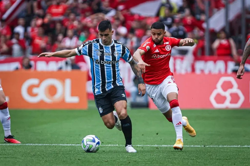 Foto: Maxi Franzoi/AGIF – Cristaldo em ação no Gre-Nal.