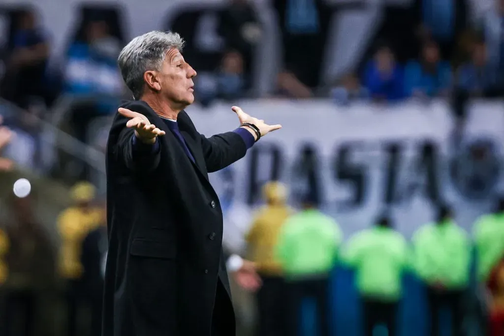 RS – PORTO ALEGRE – 25/10/2023 – BRASILEIRO A 2023, GREMIO X FLAMENGO – Renato Portaluppi tecnico do Gremio durante partida contra o Flamengo no estadio Arena do Gremio pelo campeonato Brasileiro A 2023. Foto: Maxi Franzoi/AGIF