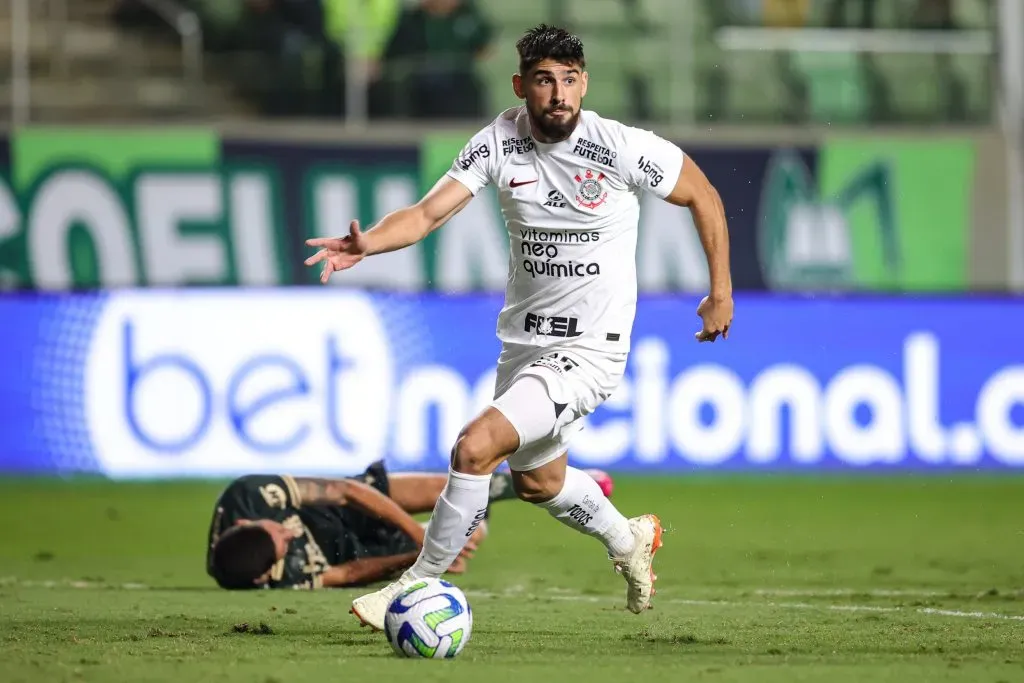 Foto: Gilson Junio/AGIF – Bruno Méndez pode assinar com o Flamengo em 2024