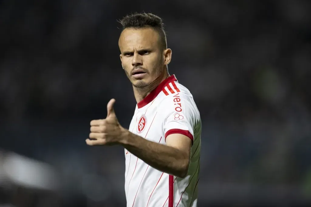 RJ – RIO DE JANEIRO – 26/10/2023 – BRASILEIRO A 2023, VASCO X INTERNACIONAL – Rene jogador do Internacional durante partida contra o Vasco no estadio Sao Januario pelo campeonato Brasileiro A 2023. Foto: Jorge Rodrigues/AGIF