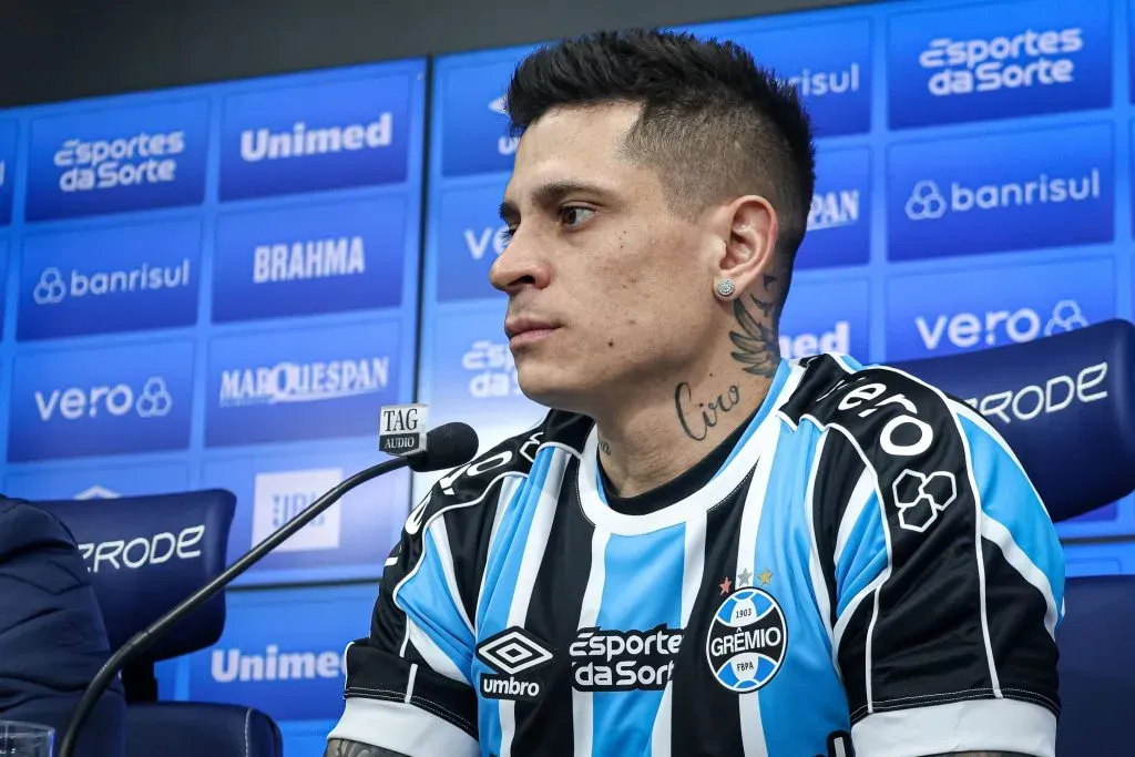 RS – PORTO ALEGRE – 10/07/2023 – GREMIO, APRESENTACAO ITURBE – Juan Iturbe durante sua apresentacao oficial como jogador do Gremio em coletiva de imprensa realizada no CT do Gremio. Foto: Maxi Franzoi/AGIF