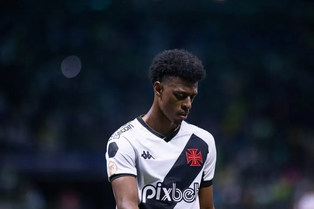 SP – SAO PAULO – 27/08/2023 – BRASILEIRO A 2023, PALMEIRAS X VASCO – Robson Bambu jogador do Vasco lamenta substituicao durante partida contra o Palmeiras no estadio Arena Allianz Parque pelo campeonato Brasileiro A 2023. Foto: Fabio Moreira Pinto/AGIF