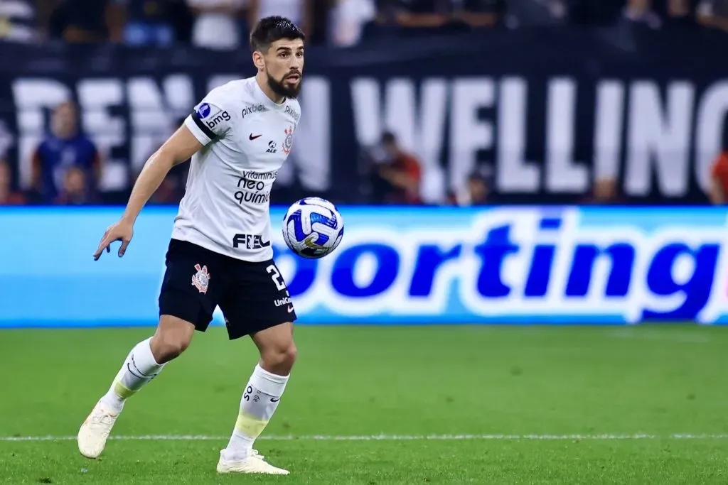 Bruno Méndez em açã pelo Corinthians -Foto: Marcello Zambrana/AGIF