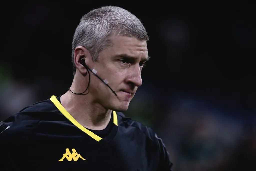 SP – Sao Paulo – 18/07/2022 – BRASILEIRO A 2022, PALMEIRAS X CUIABA – O arbitro Anderson Daronco durante partida entre Palmeiras e Cuiaba no estadio Arena Allianz Parque pelo campeonato Brasileiro A 2022. Foto: Ettore Chiereguini/AGIF