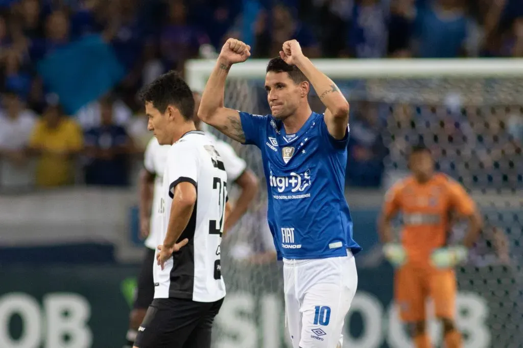 Thiago Neves comemora seu gol durante partida contra o Ceara no estadio Mineirao pelo campeonato Brasileiro A 2019. Foto: Marcelo Alvarenga/AGIF