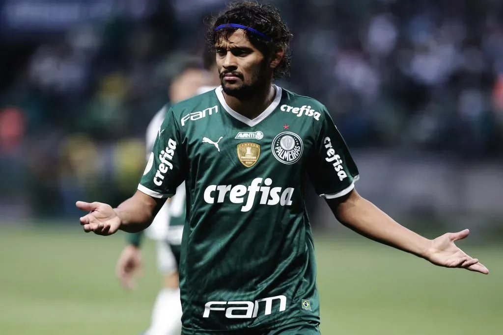 Scarpa em ação pelo Palmeiras, o jogador ficou longe de retornar ao seu antigo clube e o Mengão pode ter facilidades para negociar – Foto: Ettore Chiereguini/AGIF