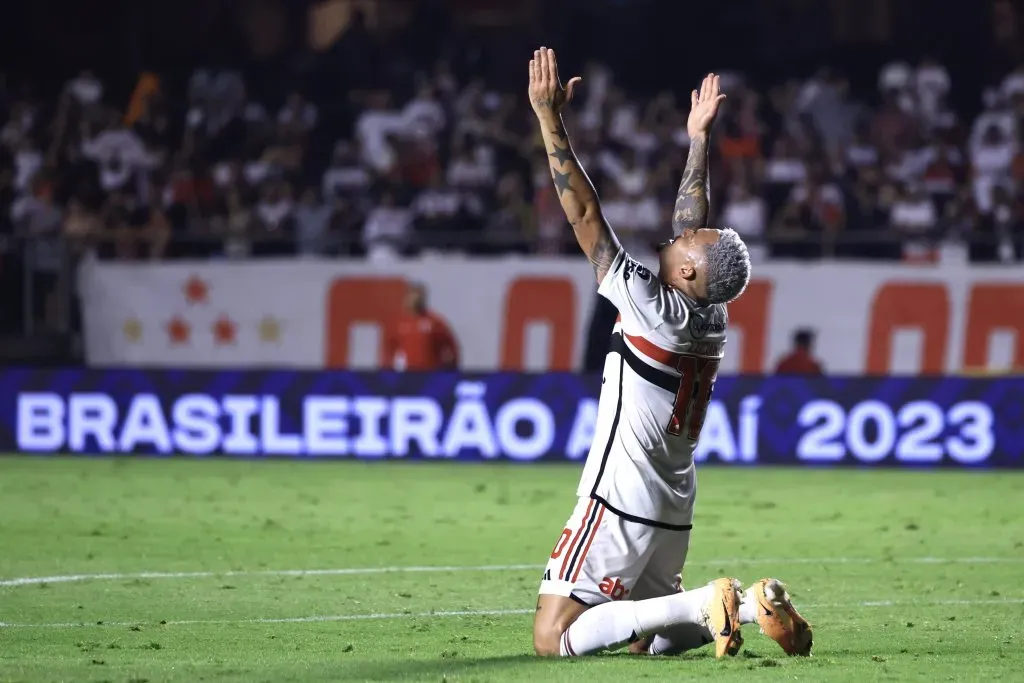 Luciano jogador do São Paulo comemora seu gol durante partida contra o Cruzeiro. Foto: Marcello Zambrana/AGIF