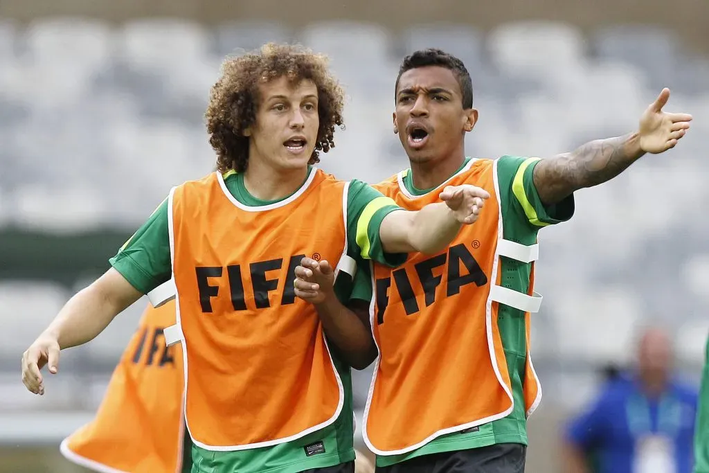 Luiz Gustavo e David Luiz pela Seleção.Wagner Meier/AGIF