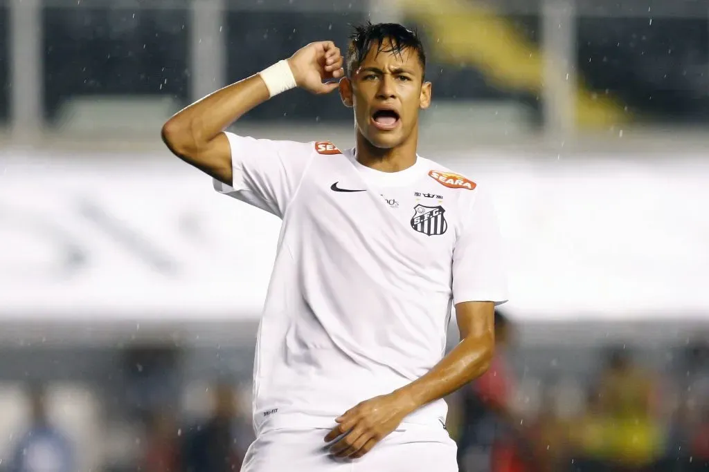 Neymar com a camisa do Santos. Foto: Ricardo Saibun/AGIF