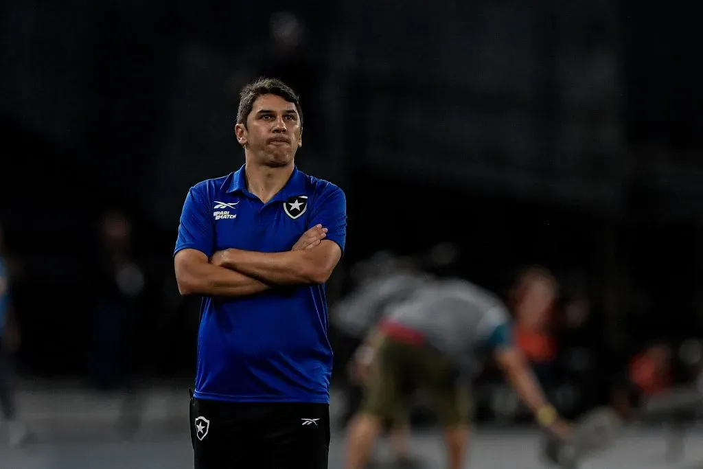 Lucio Flavio tecnico do Botafogo durante partida contra o Palmeiras no estadio Engenhao pelo campeonato Brasileiro A 2023. Thiago Ribeiro/AGIF