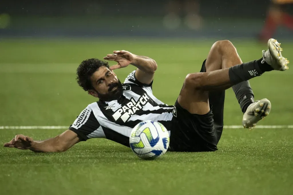 Diego Costa esteve próximo de vir ao Vasco – Foto: Jorge Rodrigues/AGIF.