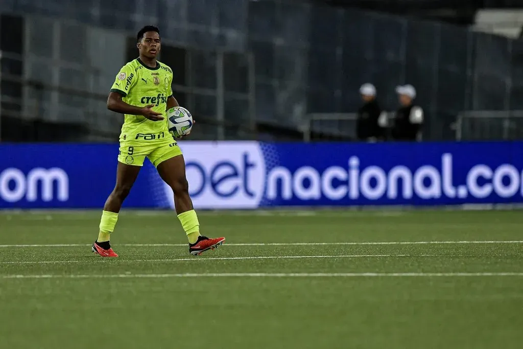 Endrick jogador do Palmeiras durante partida contra o Botafogo no estadio Engenhao pelo campeonato Brasileiro A 2023. Foto: Thiago Ribeiro/AGIF